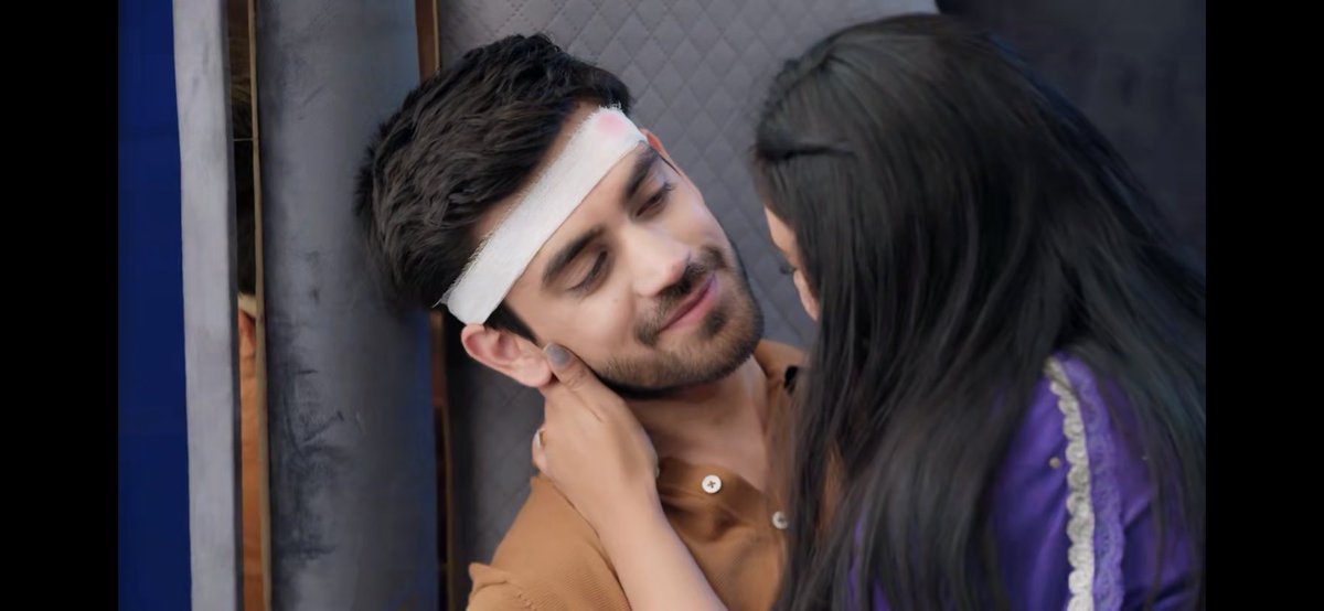 Meghszz's tweet photo. Girl is just spoiling him with all the pampering . 
#Titli #Tirv https://t.co/0OXa5EWZS6