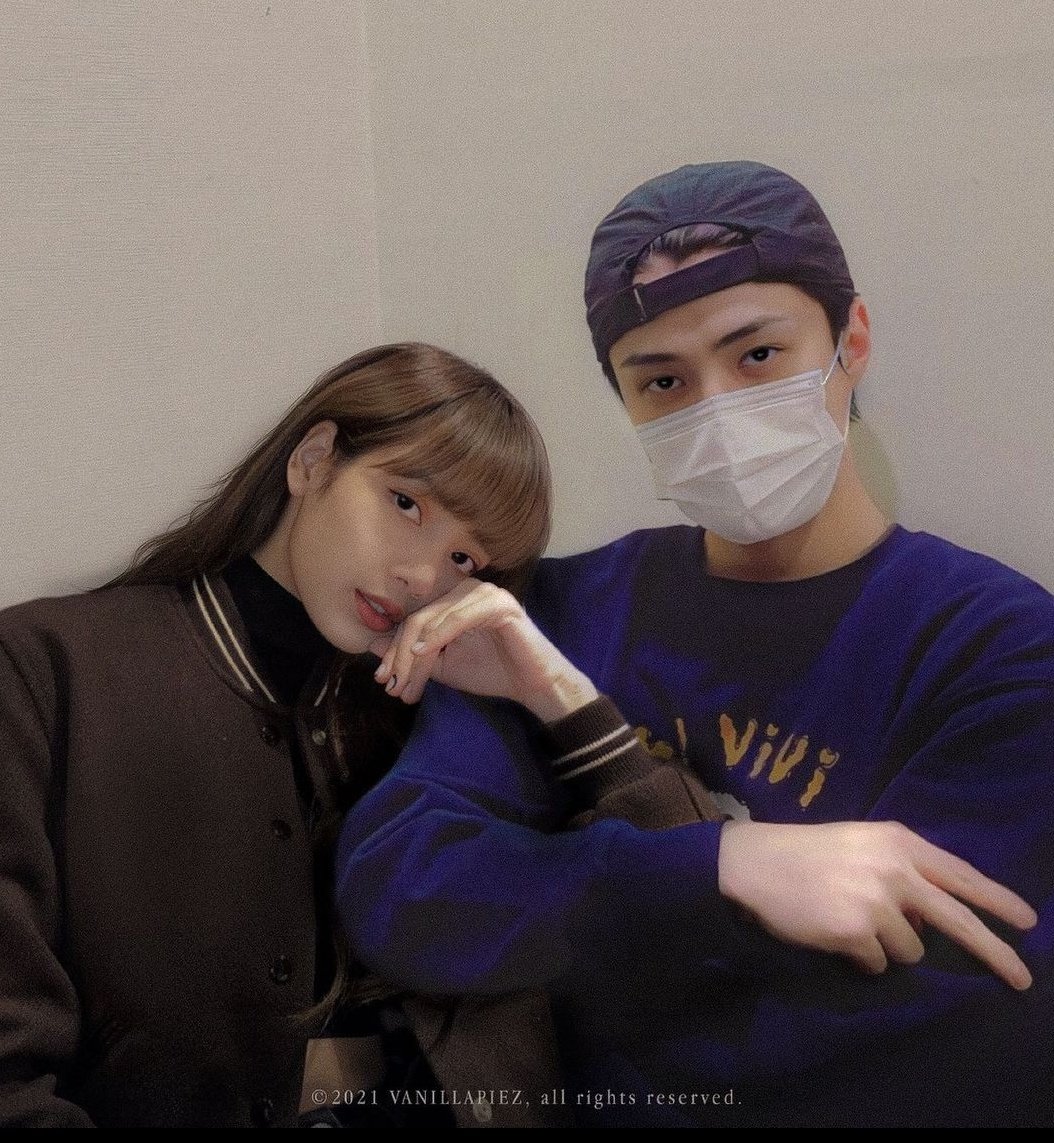 gapapasadgirl's tweet photo. happy national girlfriends day

lisa x sehun 
hunlice four tweets au https://t.co/sKYWu6vzL0