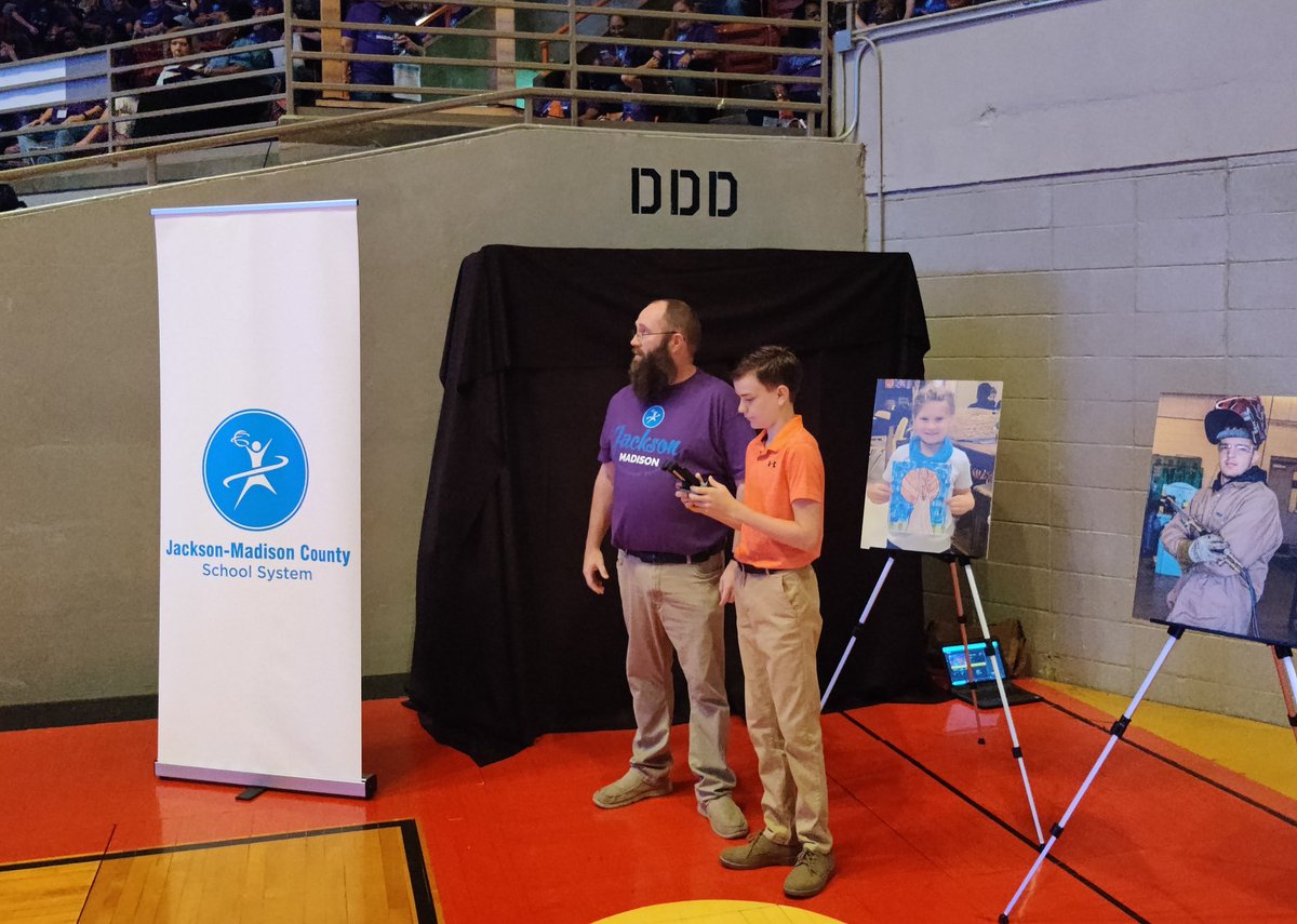 JMCSSInnovation's tweet photo. Drone footage at the @JMCSchools Plenary Opening School Address!🤯 Thank you to our scholar from @JASArockets for flying the drone and to Mr. Dustin Johnson for teaching these skills!⚽ #STEM #opportunities https://t.co/dsRuf3XMH4
