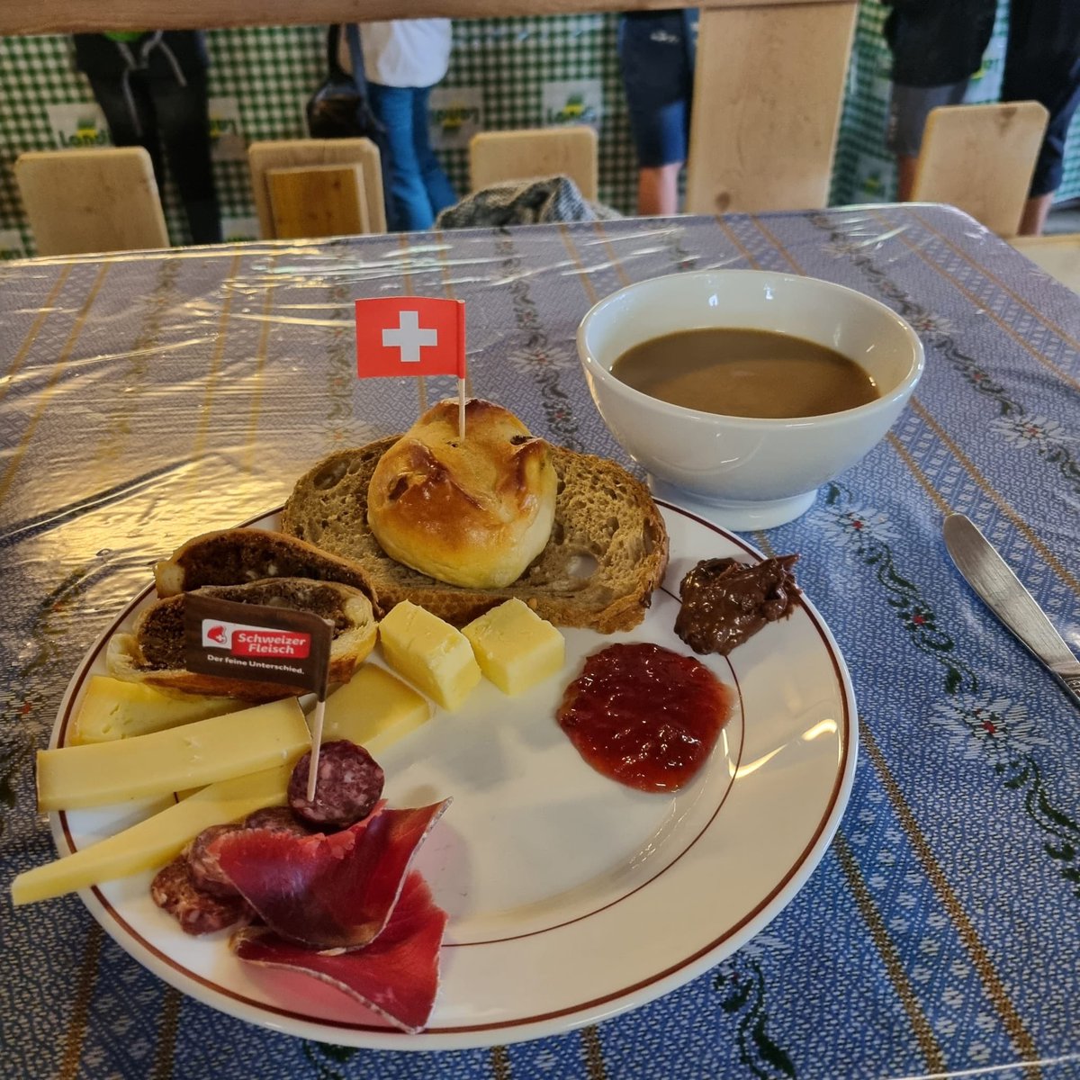 Maurus Tomaschett tweet media