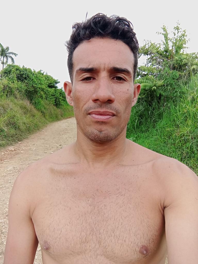 alexrosabal09's tweet photo. De paseíto por el río.   😜 https://t.co/b37pAAt0Tp