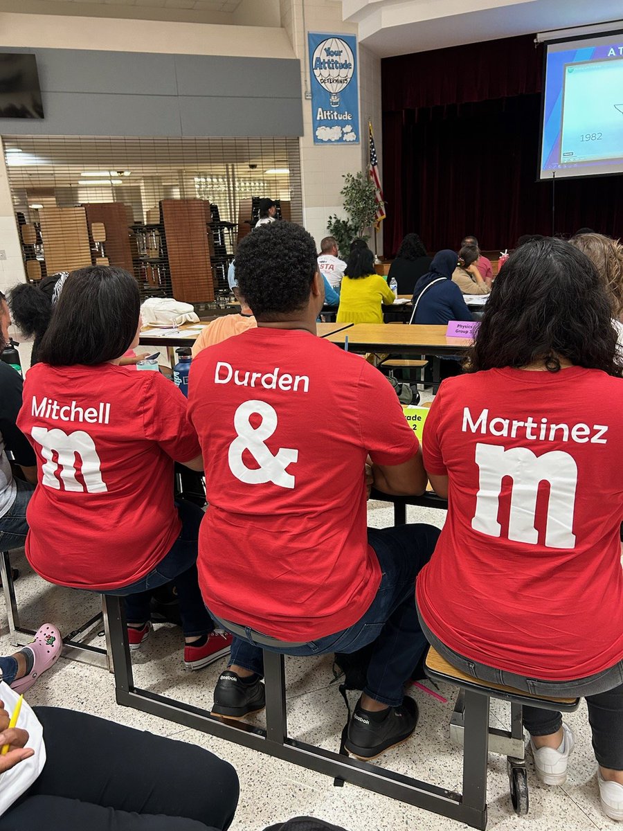 ScienceMitch's tweet photo. Team m&m ready for the 2023-2024 school year
@AliefScience @ODMSMustangs @odms_sci #teacherbesties #bestcoworkers https://t.co/148xqB0pqz