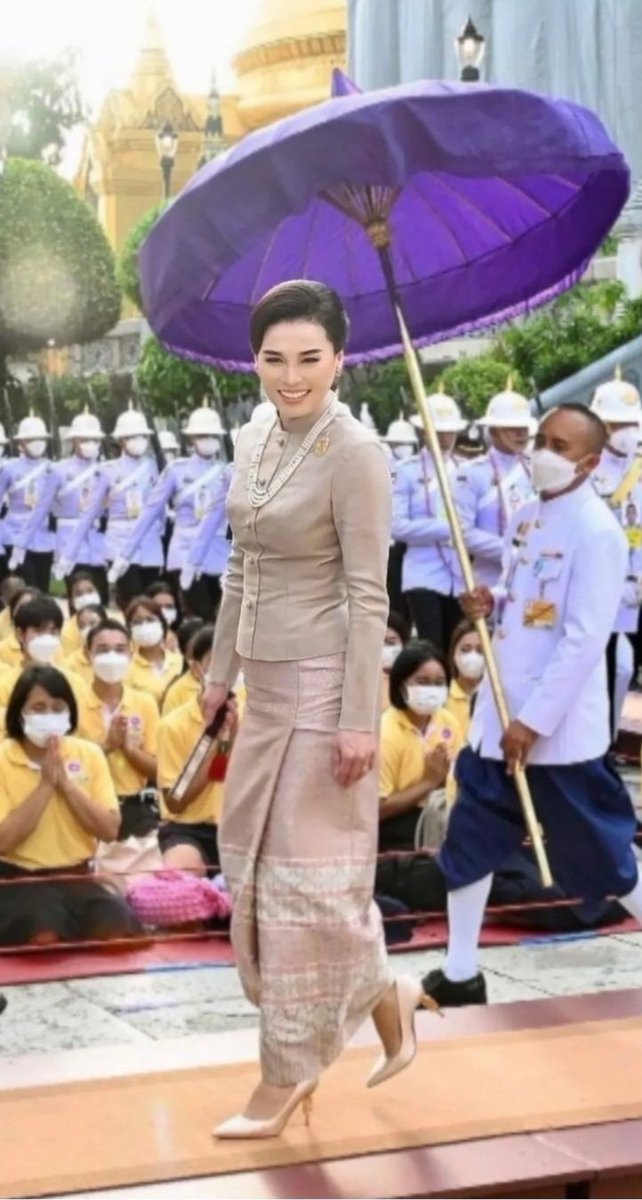 Daragon65573726's tweet photo. 🇹🇭💜🇹🇭#ทรงพระเจริญ🇹🇭💜🇹🇭 https://t.co/LhN1WNJnXk