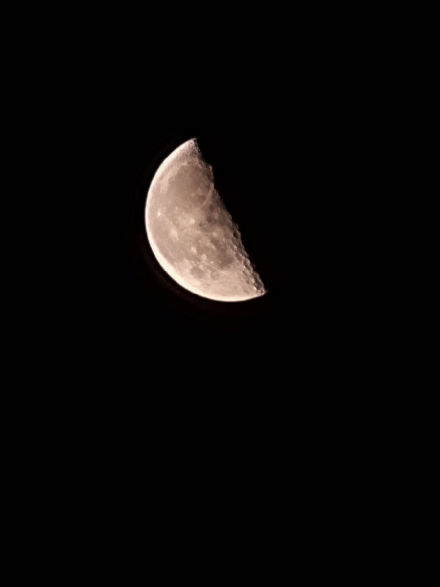 Elimace_'s tweet photo. Quelques photos de lune que jai prise🌙🌠 https://t.co/uGnM8lPmaM