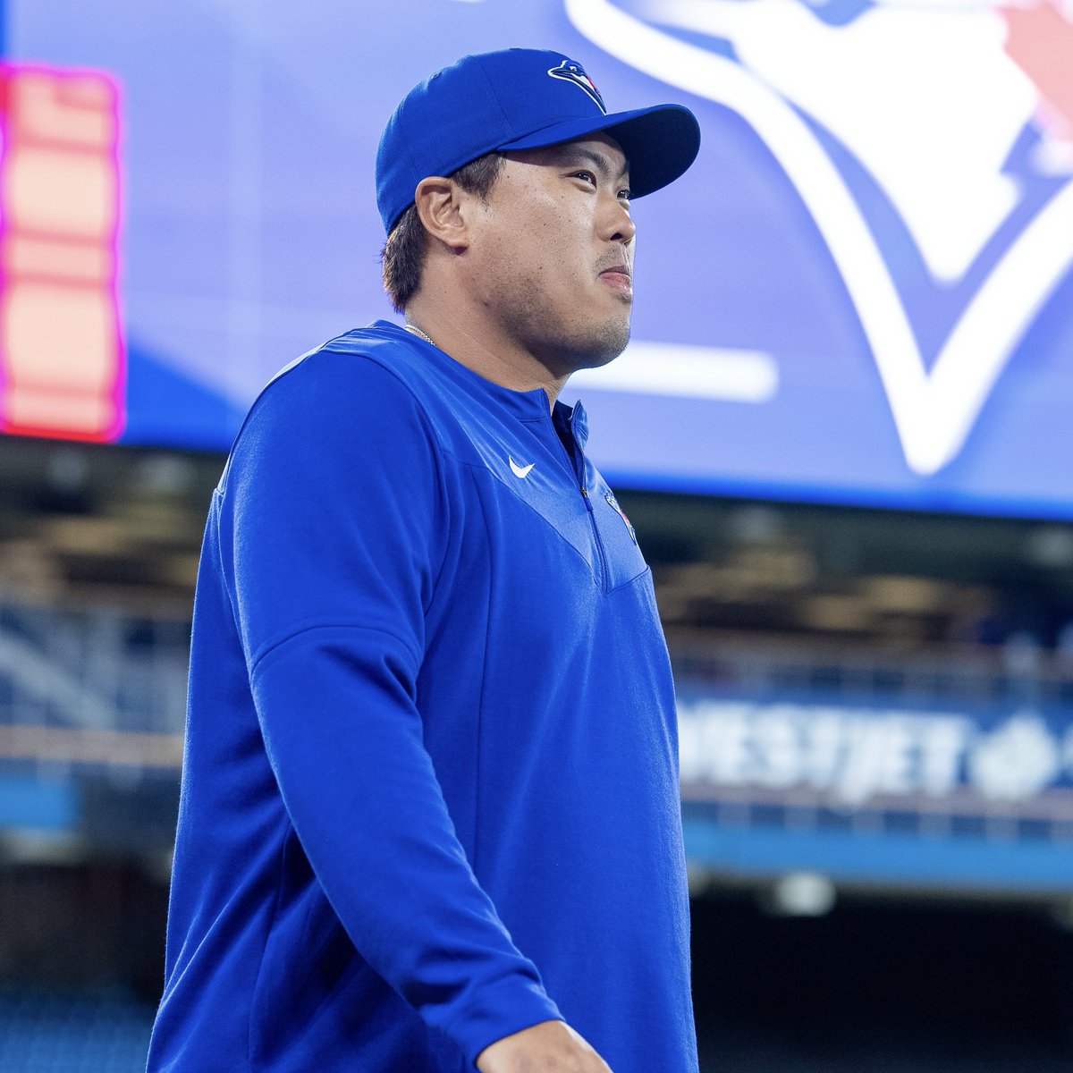 BlueJays's tweet photo. The Korean Monster Returns! 

코리안 몬스터 그가 돌아왔다!