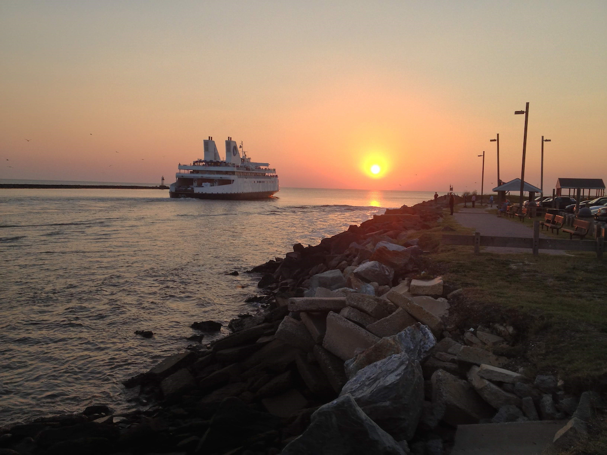 CMLFerry's tweet photo. Set sail into August with us! 🛳️We hope you are having a fun and relaxing summer filled with many voyages across the Delaware Bay. 🏖️😎 Who is joining us on a ferry ride this month? #FerryRide #August #CMLFerry https://t.co/zWth7jRoZG