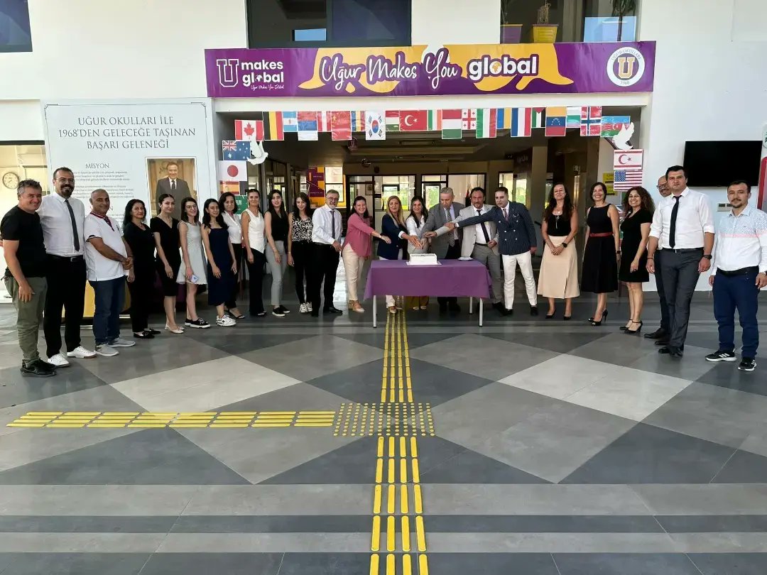 1000+ PASTAMIZI KESTİK🧿
Genel Müdürümüz Mustafa ÇAKIR , Genel Müdür Yardımcımız Ebru DİVRİK, Konyaaltı ve Muratpaşa Kampüs Müdürlerimizin de katılımıyla 1000+ pastamızı kestik💜 
Eğitimimize güvenen değerli velilerimize teşekkür ederiz🧿