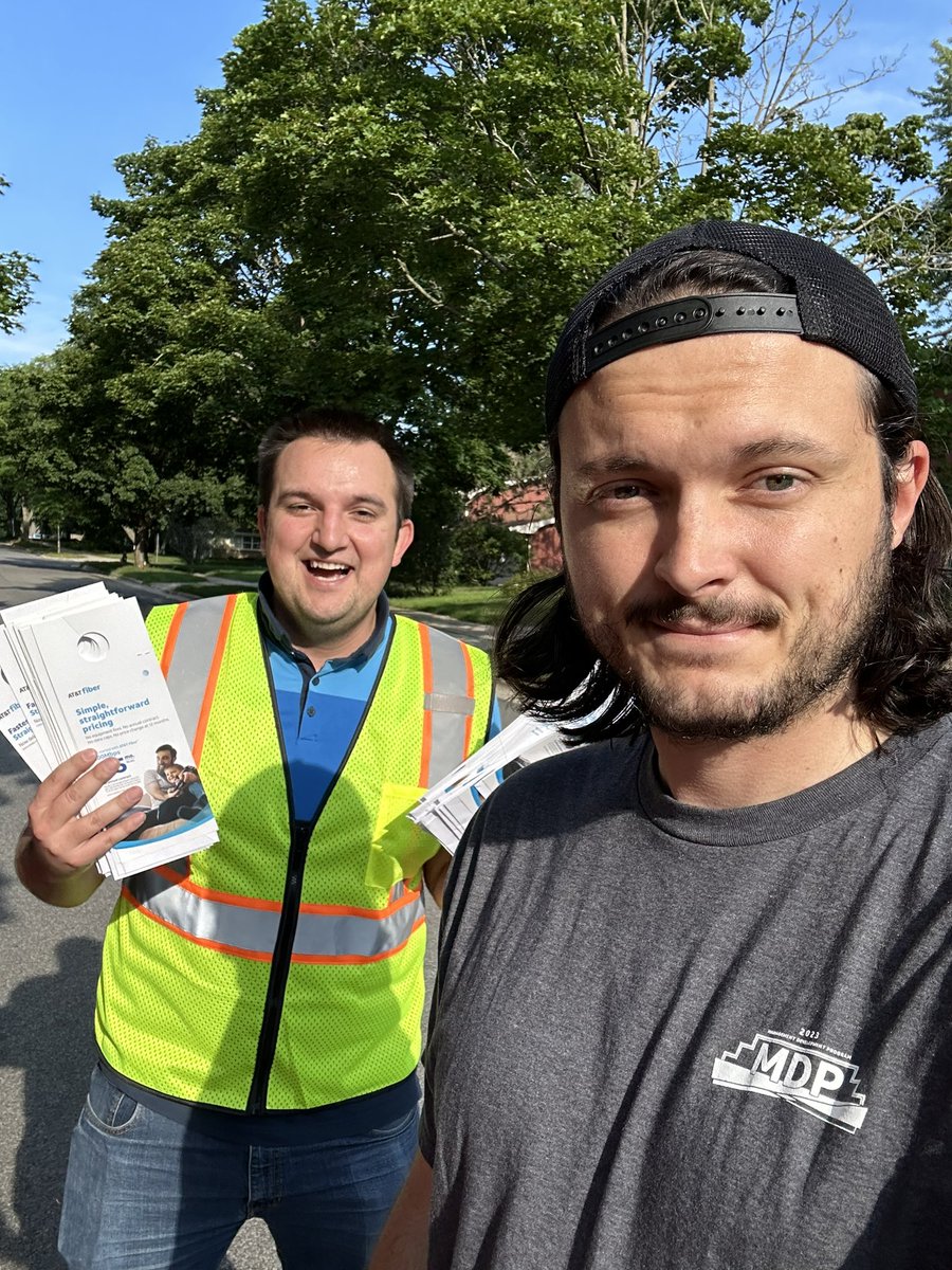 Just a couple #MDP2023 participants linking up to drive results. Shout out to Madison West for getting out before their store opens to flyer THREE days in a row.

@BrianWest_GLM <a href="/shawnglinski/">Shawn Glinski</a> <a href="/JimLink20/">Jim Link</a> <a href="/LorenMiller2004/">Loren Miller</a>