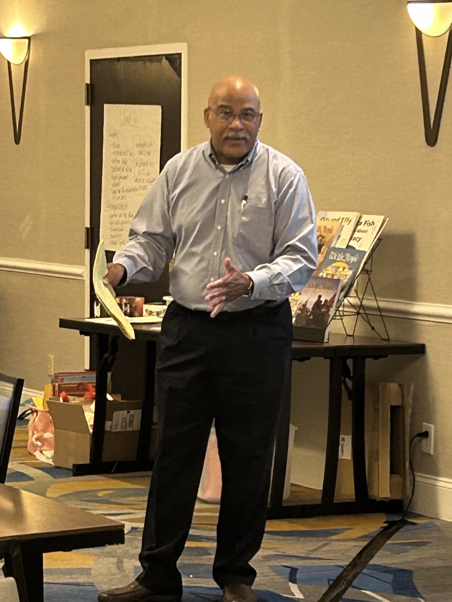 marcie_thoma's tweet photo. Civics Empowers All Students (CEAS) Institute inspires elementary and middle school teaches with knowledge and skills ⁦@CivicEducation⁩! https://t.co/cQTeLem7JK