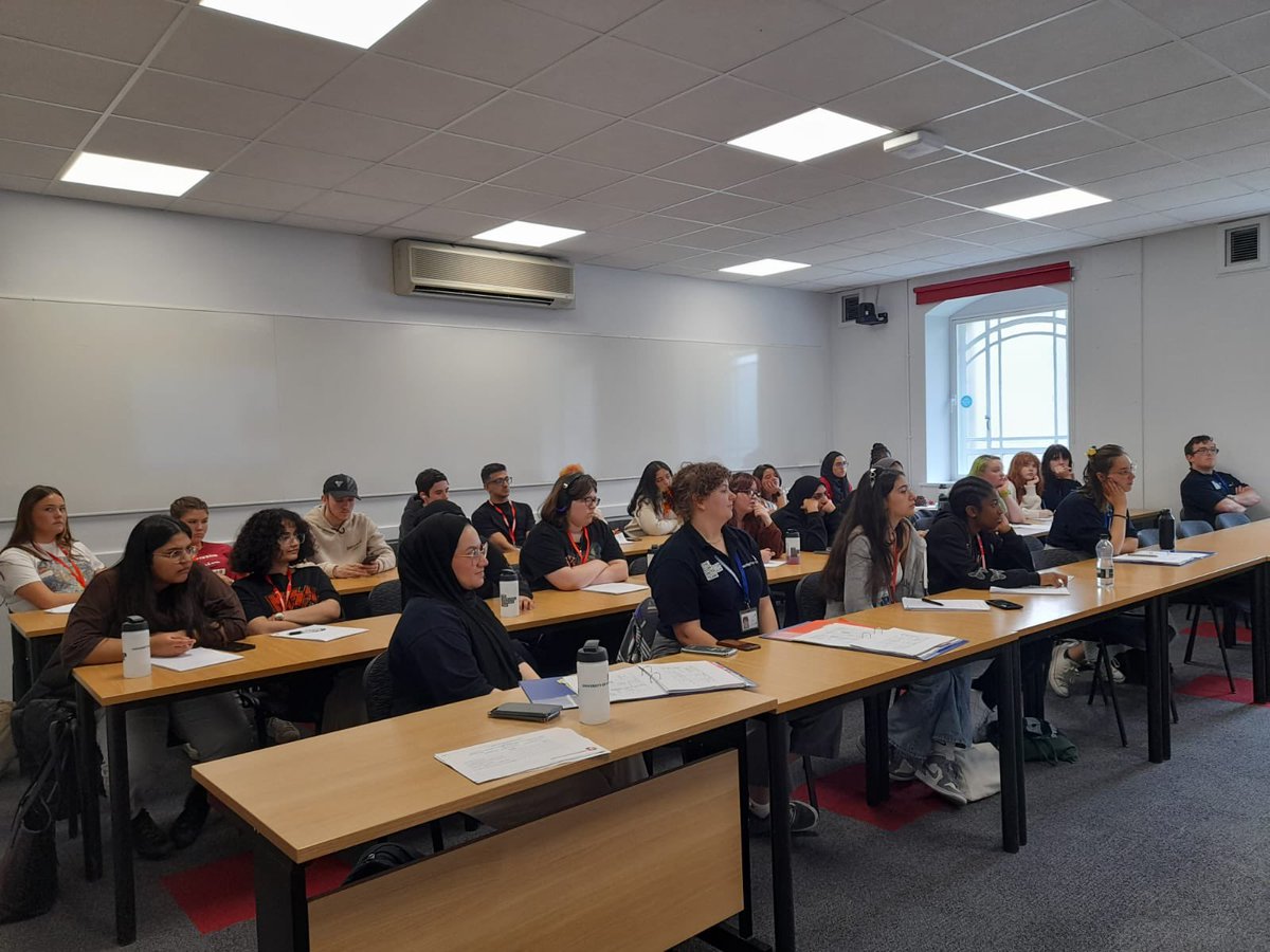 UoL_Contextual's tweet photo. Many thanks to @LeedsUniLLC for giving our students a real insight into Foundation Years here at the University and if they might be the right route for them! #RFESS23 https://t.co/r73wIQ7LWb