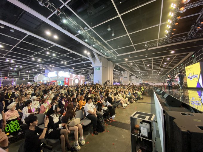 Twitterのコスプレ画像15