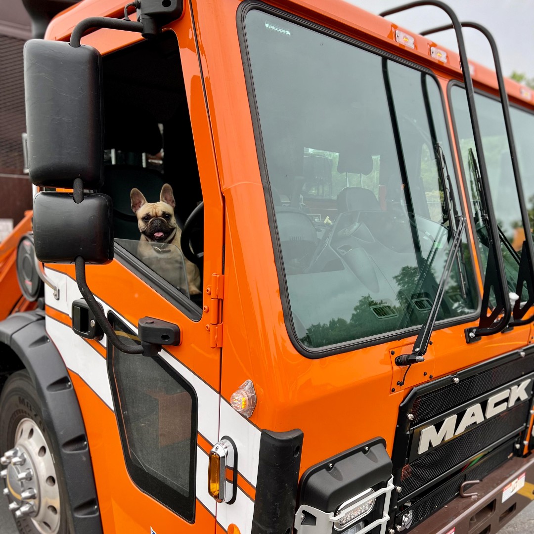 MackTrucks's tweet photo. Florida Express Environmental relies on the trustworthy #MackLR for top-notch waste handling in Ocala, FL!๐ด๐
Whether it's gated communities or regular neighborhoods, the LR gets the job done efficiently! #PartnersForTheRide https://t.co/qS25t0BOBg