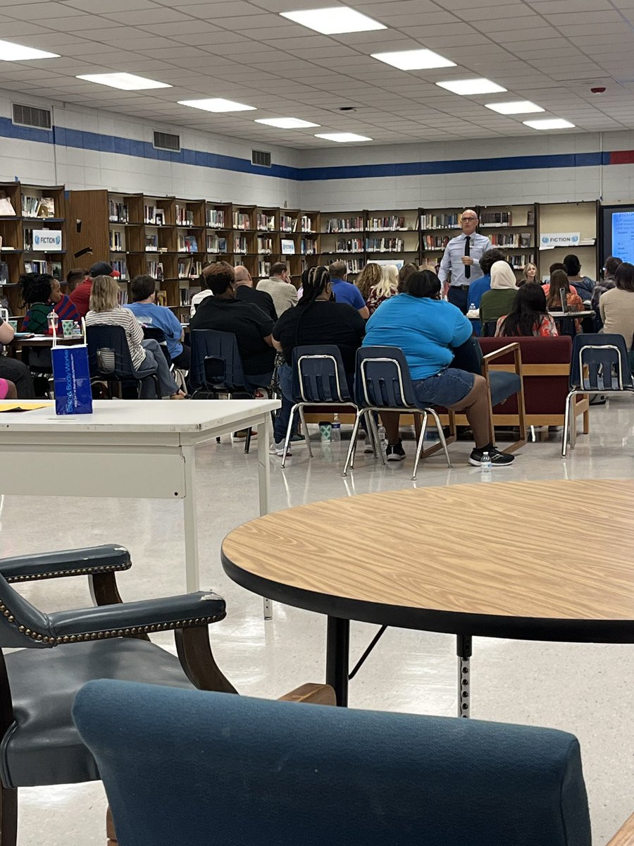 JasonJbeber's tweet photo. Welcome Back @JPschools teachers!!!! #THEAMAZINGNETWORK2 
@JDMeislerMS https://t.co/a9fDdPoggM