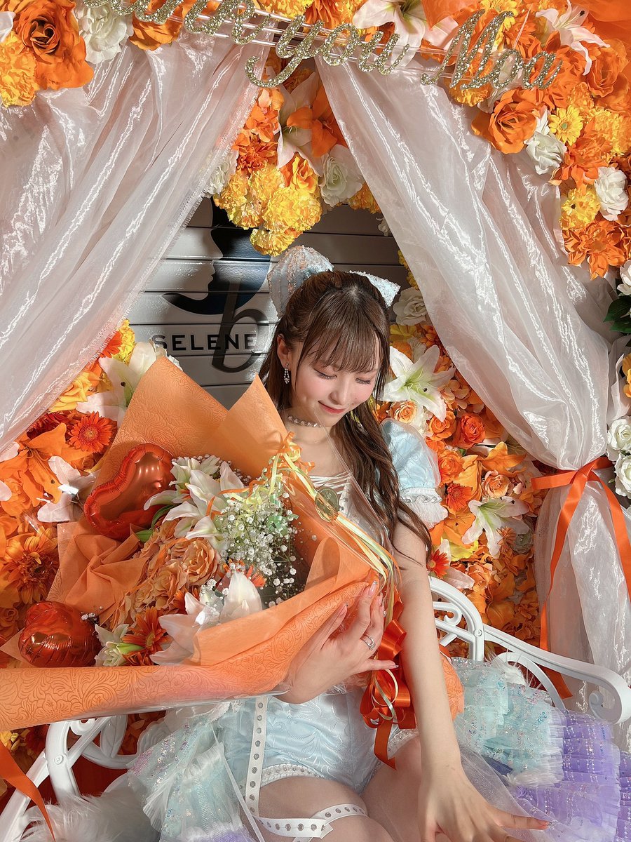 KEKM_moa's tweet photo. 世界で1番お姫様にしてくれて
ありがとう；＿；🧡🌸 https://t.co/gzbzzqPg83