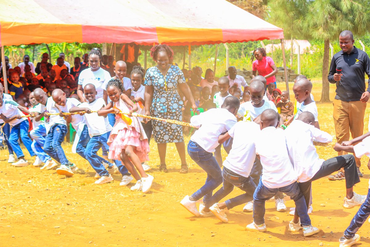 GoldenElitesS's tweet photo. Happy new month! If you missed it, come take a glance at this year's profound exhibition day of the Grade 3 that showcased the commitment to shaping a morally upright society.
#cbc
#exhibitionday
#funday
#gradethree https://t.co/yZbRi7sZG2