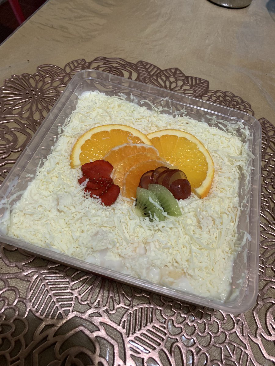 only_scorpboyss's tweet photo. Gara gara semangka melon,jadi pen makan salad 🙂 https://t.co/N7Noi8XVBI