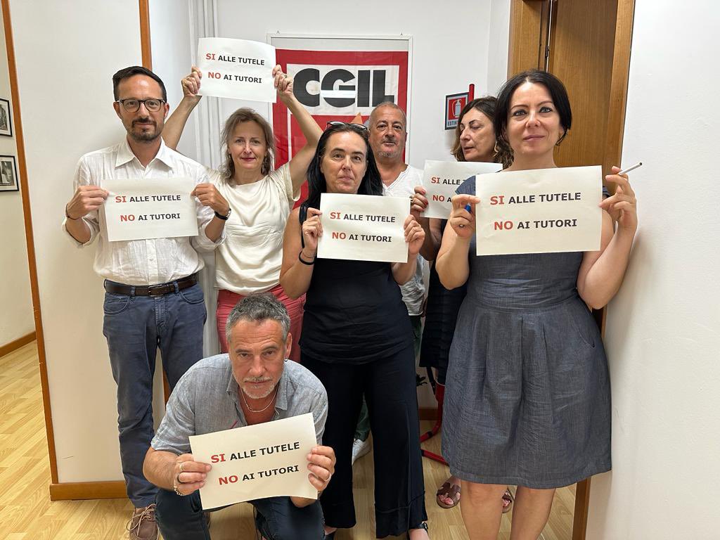 DonneCgil's tweet photo. SÌ alle TUTELE
NO ai TUTORI
Fuori gli antiabortisti dagli ospedali pubblici

#Torino 
#Liberediscegliere https://t.co/TdqrdYT7pt