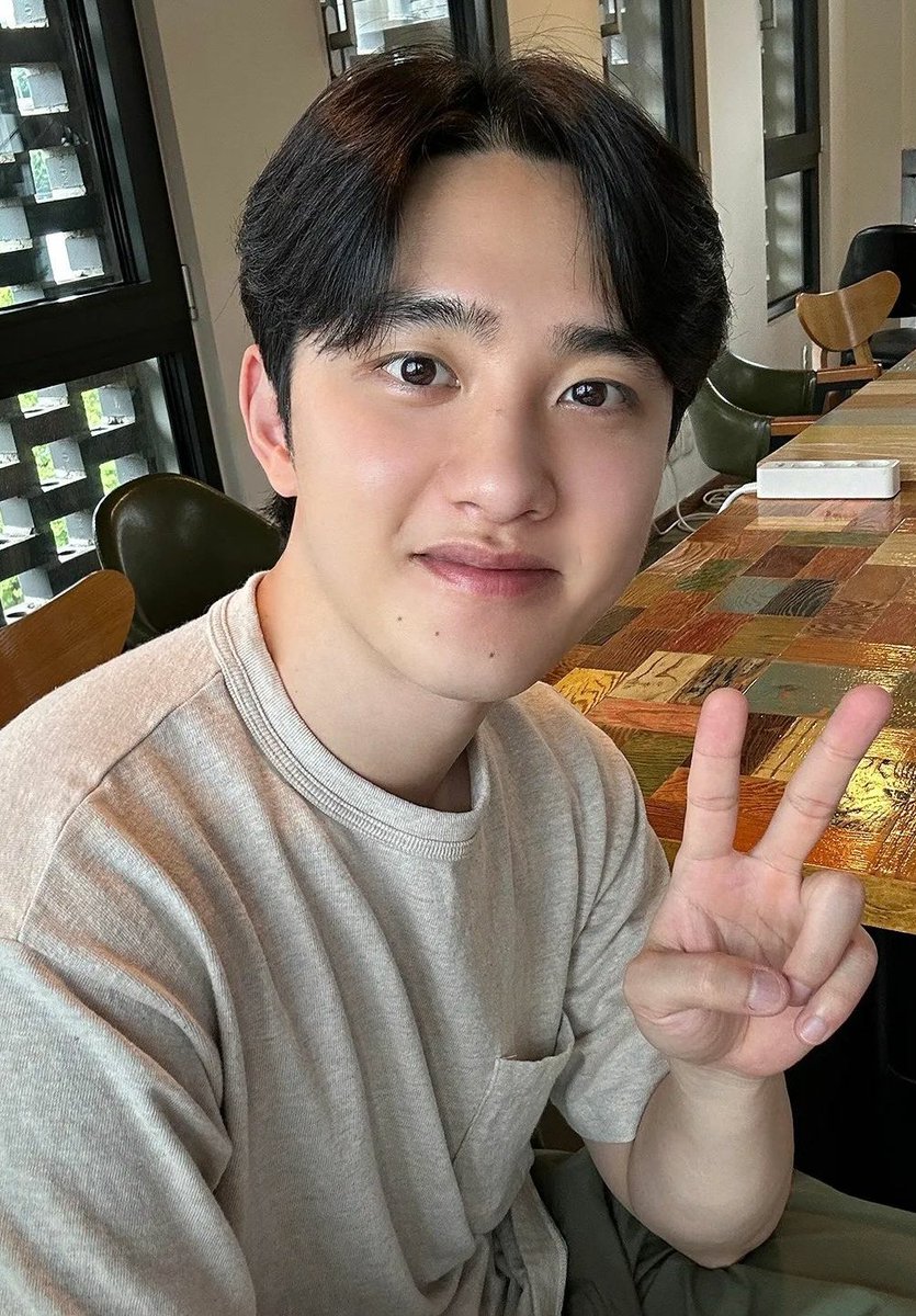 my_D12's tweet photo. 포토카드로 뽑아서 소장하고 싶은 도경수 최근 셀카 탑 쓰리 https://t.co/KRtKwvtIMo