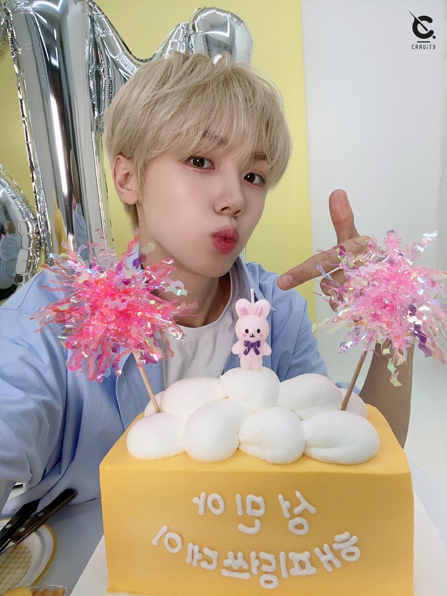 [#크래비티_모먼트] 230801
성민아 해피덩쓰데이🥳
⠀
#CRAVITY #크래비티
#성민 #SEONGMIN
#HAPPYSEONGMINDAY
#성민아_해피덩쓰데이