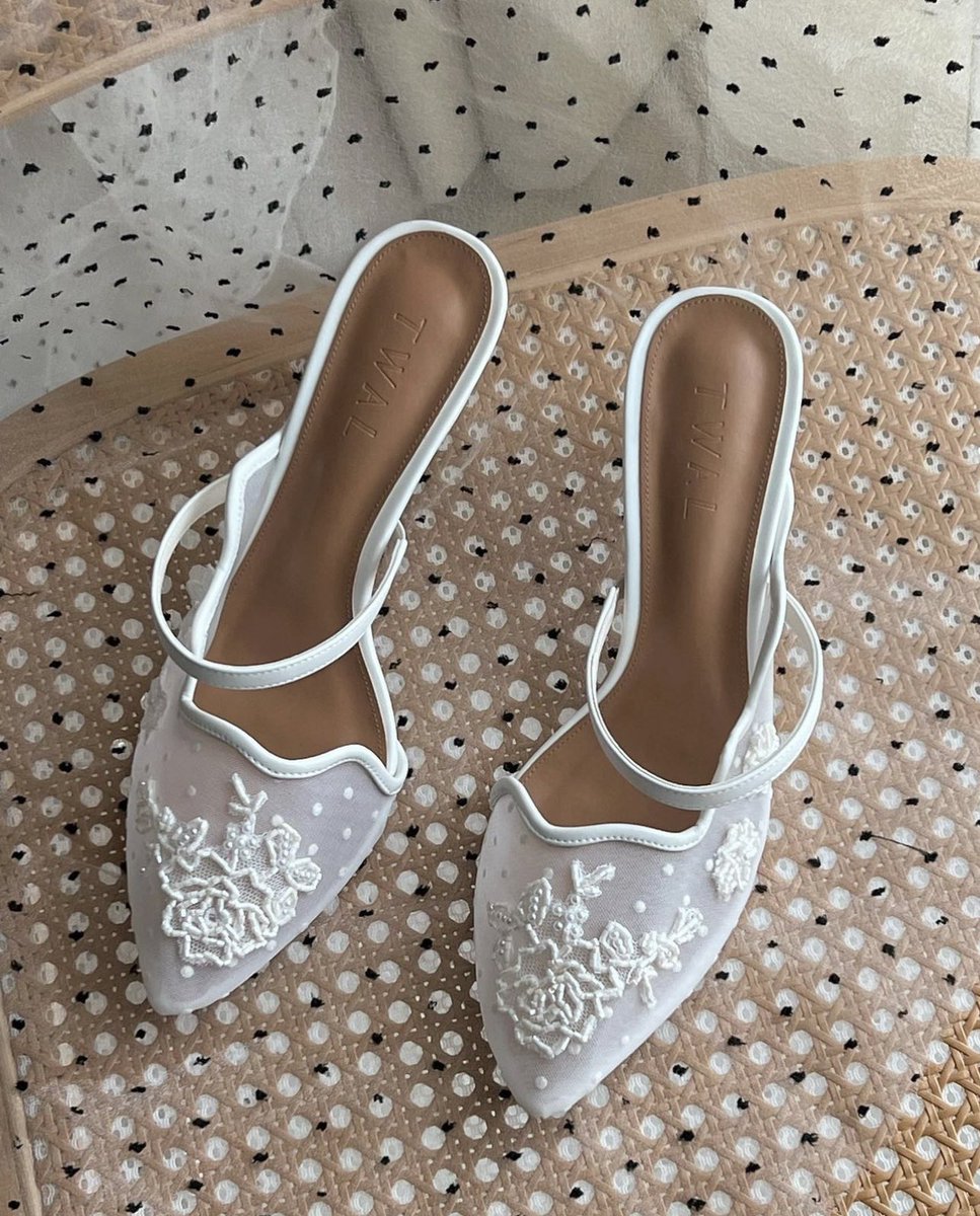 shopwithadel's tweet photo. girls, I have found hidden gem shops that sells T20 looks heels but with B40 price 😮‍💨 

suitable for weddings, office, dinner night and dating night with your boyfriend or husband

— a thread https://t.co/ckqn4E2d3c