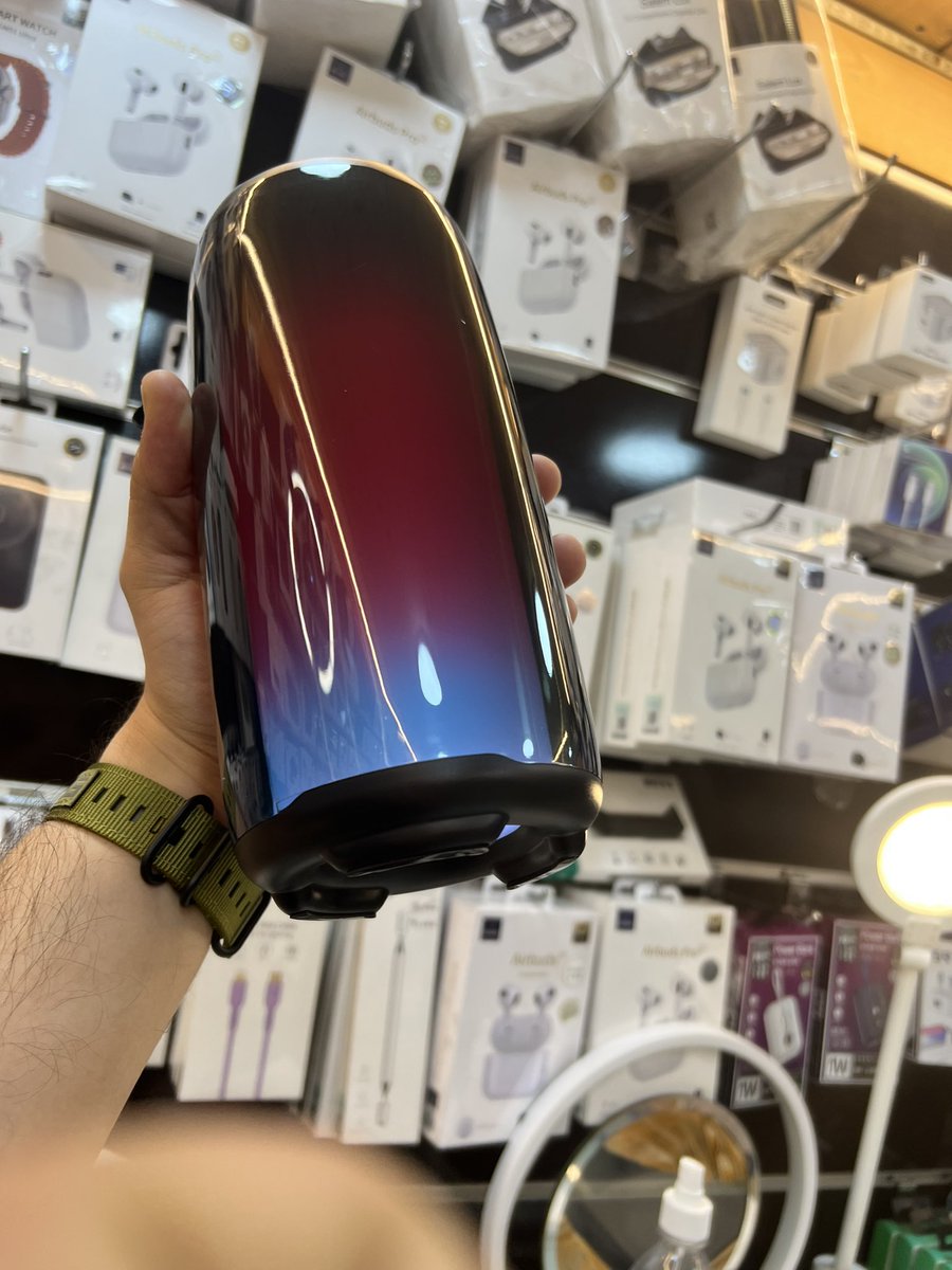 husseinhandh's tweet photo. سماعة سبيكر من Voxer
اناره RGB صوت جداً واضح و عالي 
التفاصيل داخل الفديو 
————————————————
السعر  ٢٥  الف
————————————————
للحجز او الاستفسار المراسله على الواتساب
07730001588
————————————————
العنوان شارع فلسطين مجاور الكوخ داخل 
القيصريه مكتب H&amp;H https://t.co/e0uIJwweBi