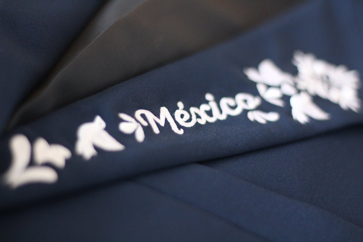 roomente's tweet image. Casi todo listo para comenzar esta nueva aventura en Bélgica 🇧🇪 
#flowertime es de las sorpresas más hermosas que me han hecho, gracias por vestirme para ir a representar a mi país con esta participación, orgullosa de mis raíces 🇲🇽💙