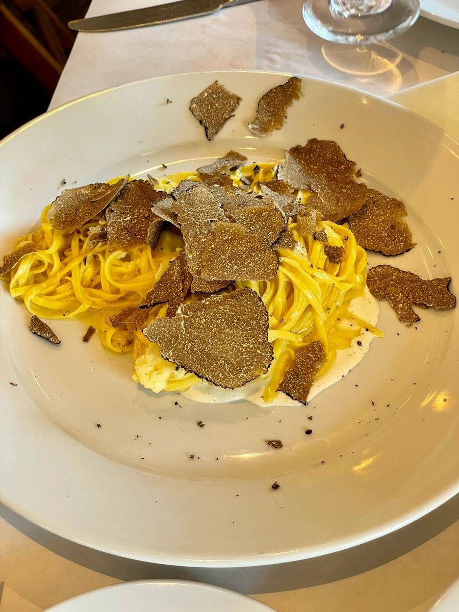 diskskekekks's tweet image. Keeping my style, I live in my time.