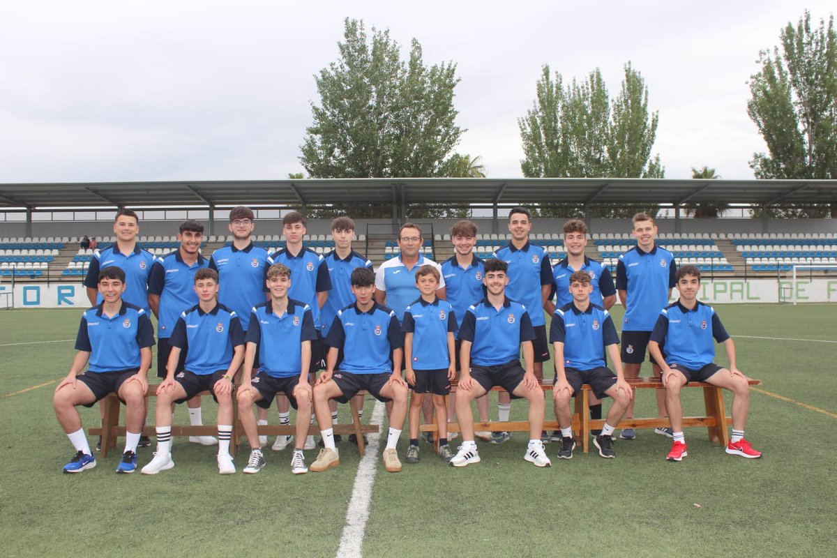 ‼️EQUIPO JUVENIL, TEMPORADA 22-23‼️

VAMOSS 💙💙💙💙👏👏👏💪⚽

Entrenado por Pepín Tena