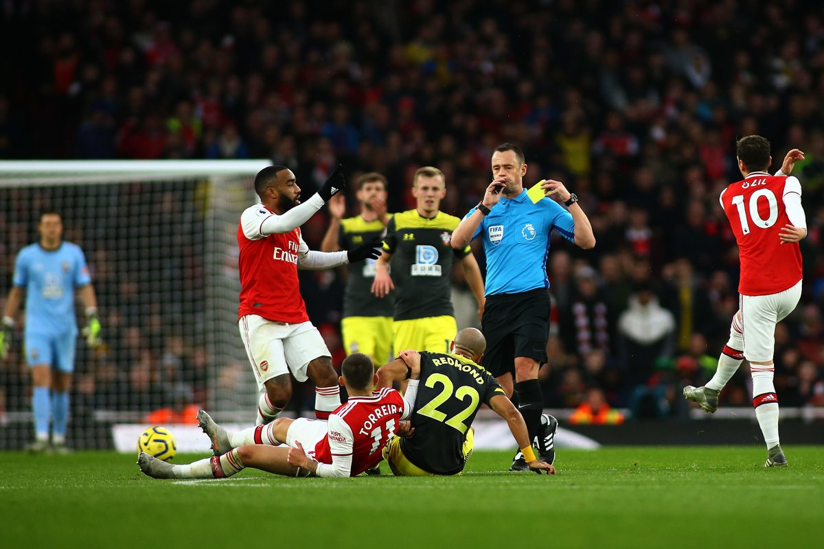 🟡 HUGE FREE BET GIVEAWAY!!! 🟡

⚽️ If there is a yellow card shown in the first weekend of the Premier League i'll give away a £5 FREE BET for EVERY other gameweek.. that's £185 in FREE BETS! 

✍🏻 To Enter, Simply: 

1️⃣ RT THIS TWEET
2️⃣ FOLLOW <a href="/TheCardDealer/">The Card Dealer</a> &amp; <a href="/TheShotTrader/">The Shot Trader</a>