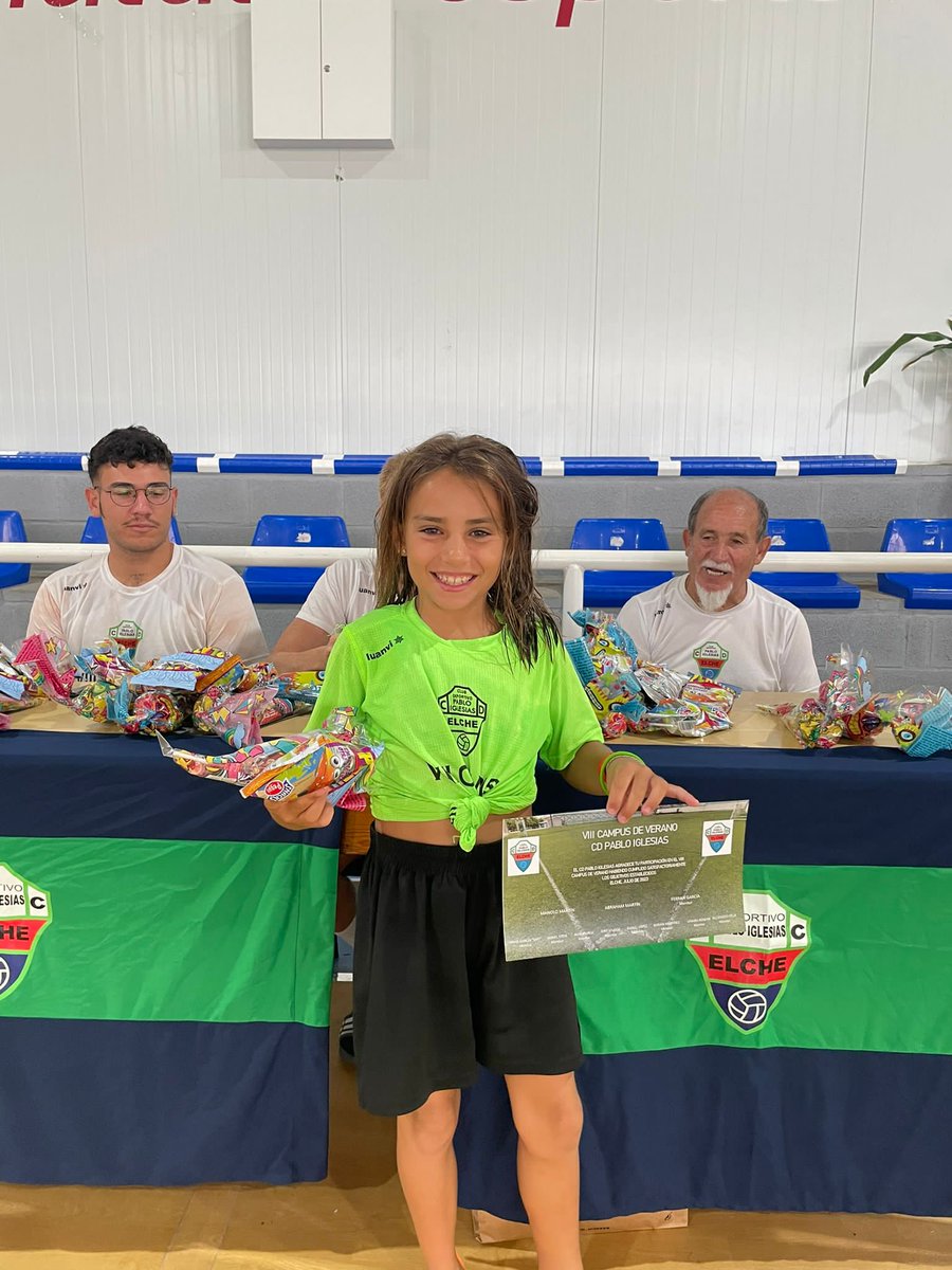 Qué contentos se fueron con su diploma y su bolsa de chuches... 😏
#campusdeverano hasta la próxima! 👋🏼