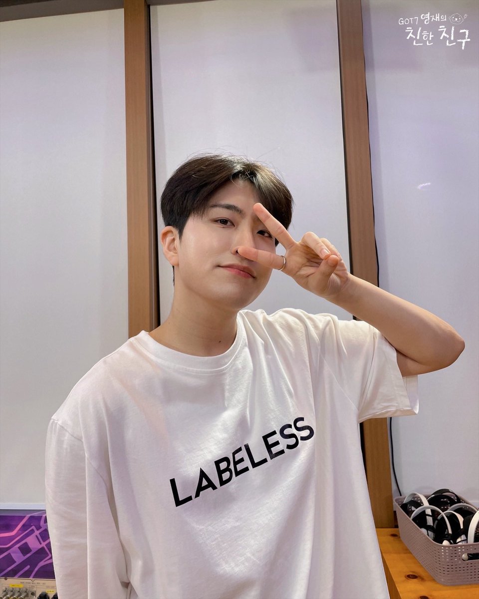 mbcbf_ever's tweet photo. 🦦친친🦦

어딘가 망충미 가득한 사진
음 만족스럽군요 ☺️💚 700 💚

#MBC #RADIO #GOT7영재의친한친구 #친한친구 #친친 #달친친 #달디 #GOT7 #갓세븐 #영재 #YOUNGJAE https://t.co/tENVj6Yanj