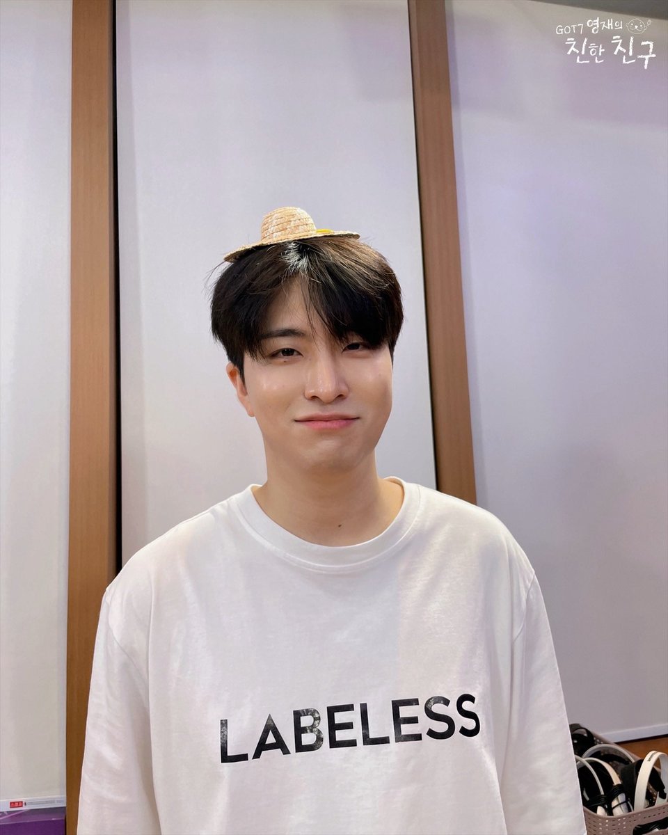 mbcbf_ever's tweet photo. 🦦친친🦦

어딘가 망충미 가득한 사진
음 만족스럽군요 ☺️💚 700 💚

#MBC #RADIO #GOT7영재의친한친구 #친한친구 #친친 #달친친 #달디 #GOT7 #갓세븐 #영재 #YOUNGJAE https://t.co/tENVj6Yanj