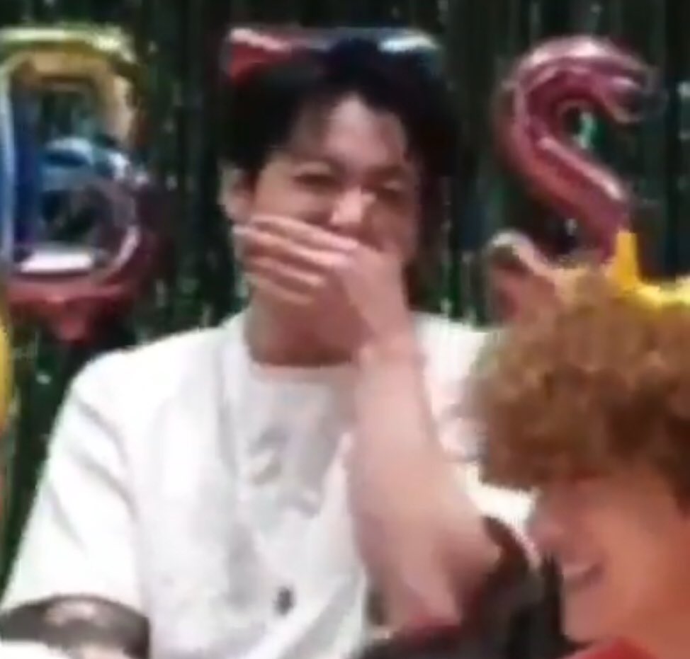 k1nGnAmj0on's tweet photo. “Mama may jowa na ako, hindi na si jungkook pero ian ang pangalan” https://t.co/Q4qtvBDte9