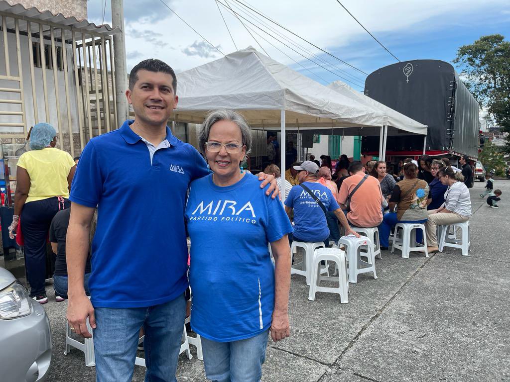 🚀Tarde de recreación en la comuna 2 de armenia. Muy feliz de compartir con nuestros líderes y candidatos. 

✅Diana Cristina Silva al Concejo
✅Roberto Mosquera JAL
✅Hortencia Jaimes JAL