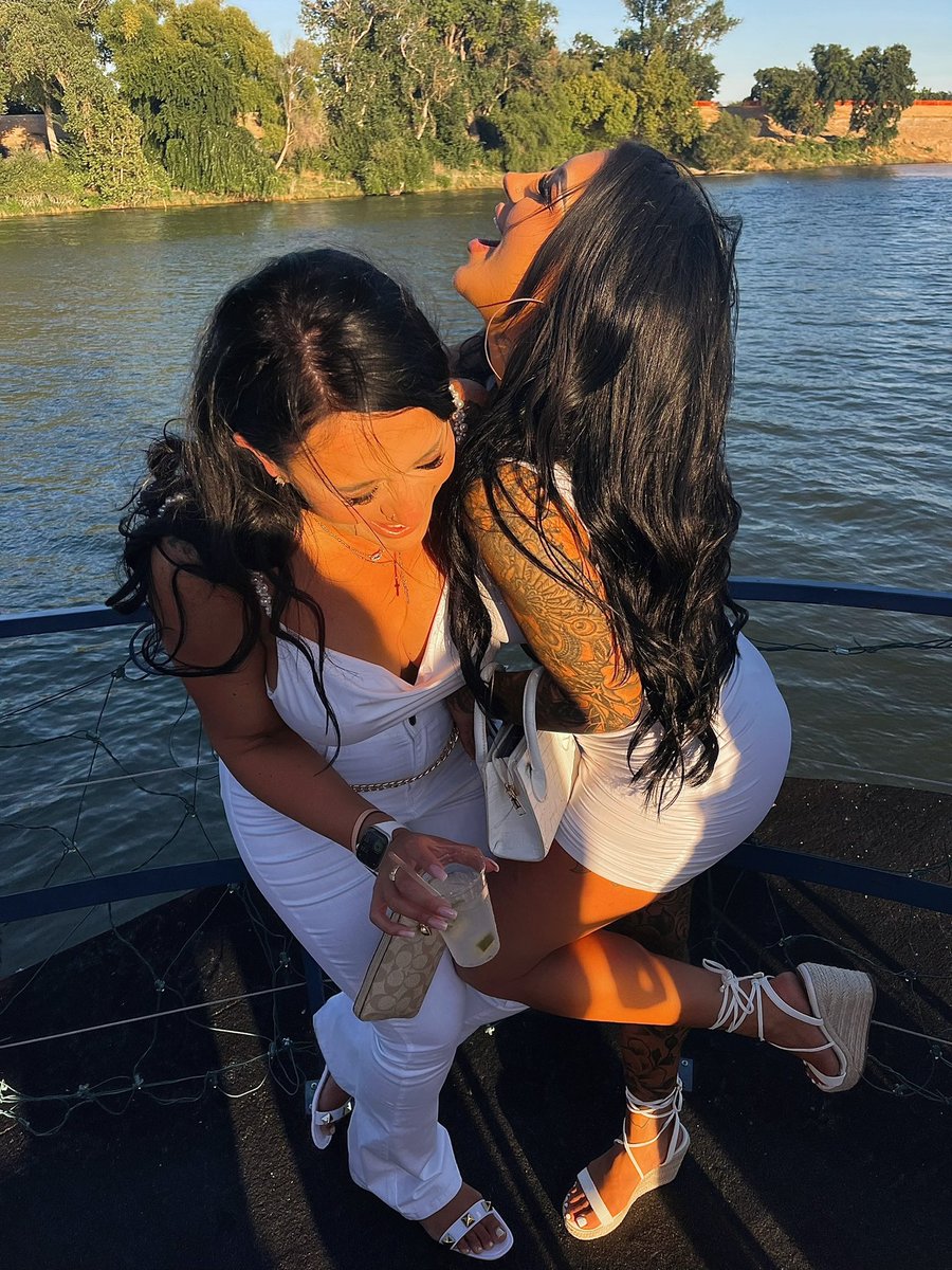 GSANDYBROO's tweet photo. All white party dump🤍 https://t.co/VbKujZmieF