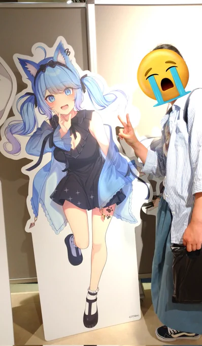 今日アトレで、隙あらば宗谷いちかと写真を撮るオタクした!ピース以外もしろwっていうのは置いといて…  改札でて宗谷さんをはじめ、ななしいんくのみんながそこにいる光景に、感動して泣きそうなったし、すごく嬉しい日でした  夏の思い出ありがとう!また行くぞ! #宗谷いちか #ななし夏祭り2023