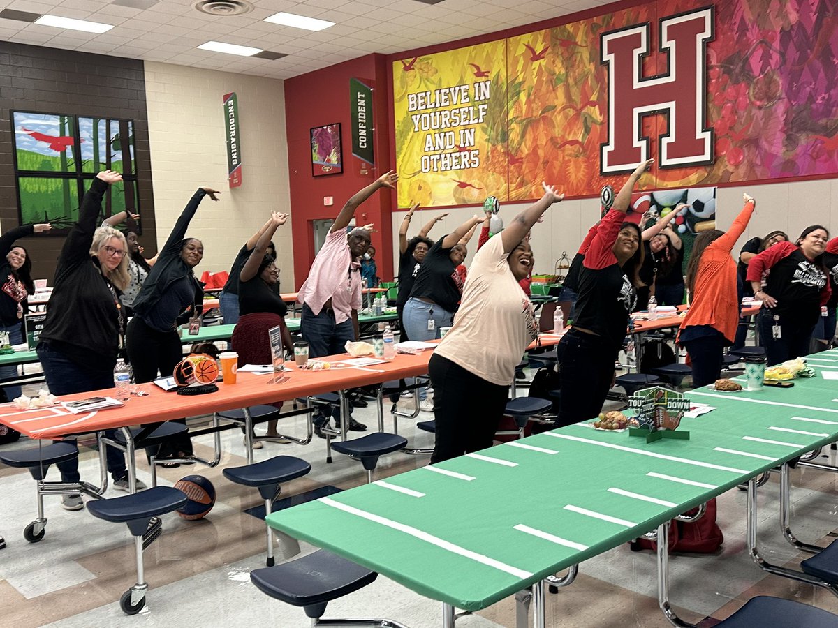 Hill_AISD's tweet image. One Team, One Goal, LET’S GROW! #LetsGrowHawks Kicking off the year with a breakfast of champions and stretches before we tackle our game plan! @AldineISD @lmamerson #AldineRising @Garciamari2001 @SheniceGary