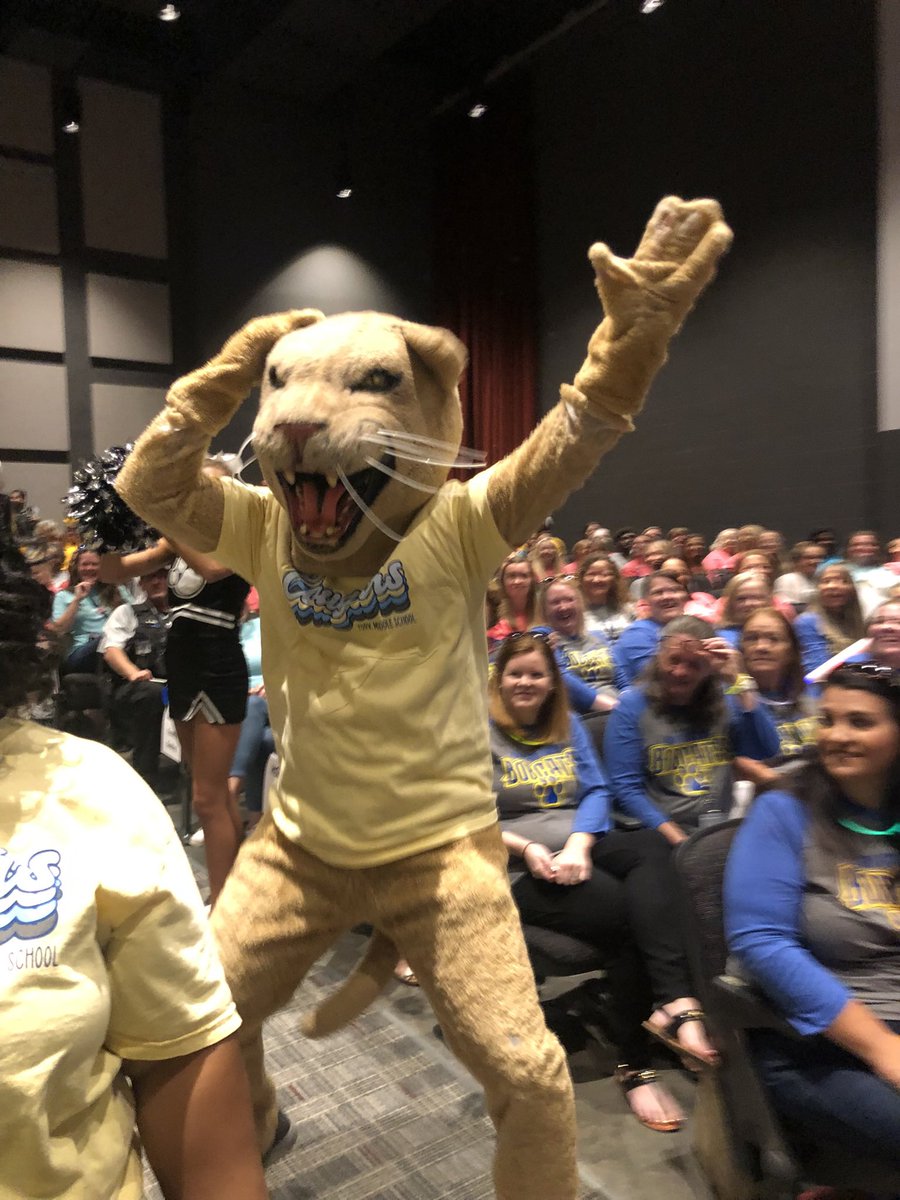 York1YMS's tweet photo. The staff enjoying the back to school Convocation. We are excited to meet our students! #YorkOne https://t.co/hEgrVeJmVt