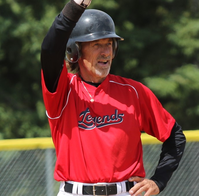 LesWbfmtl22's tweet photo. Sad news to share this morning from our softball circle, Dennis Kyle, played with Borderline (WBFMTL) &amp; Maulers (Sr slopitch), Minto Mustangs MSHOFM 2006, passed away ~midnight this morning, a fierce competitor &amp; very talented, a friend and teammate, he will be missed, RIP, 🙏 https://t.co/oI44o8Z3oB