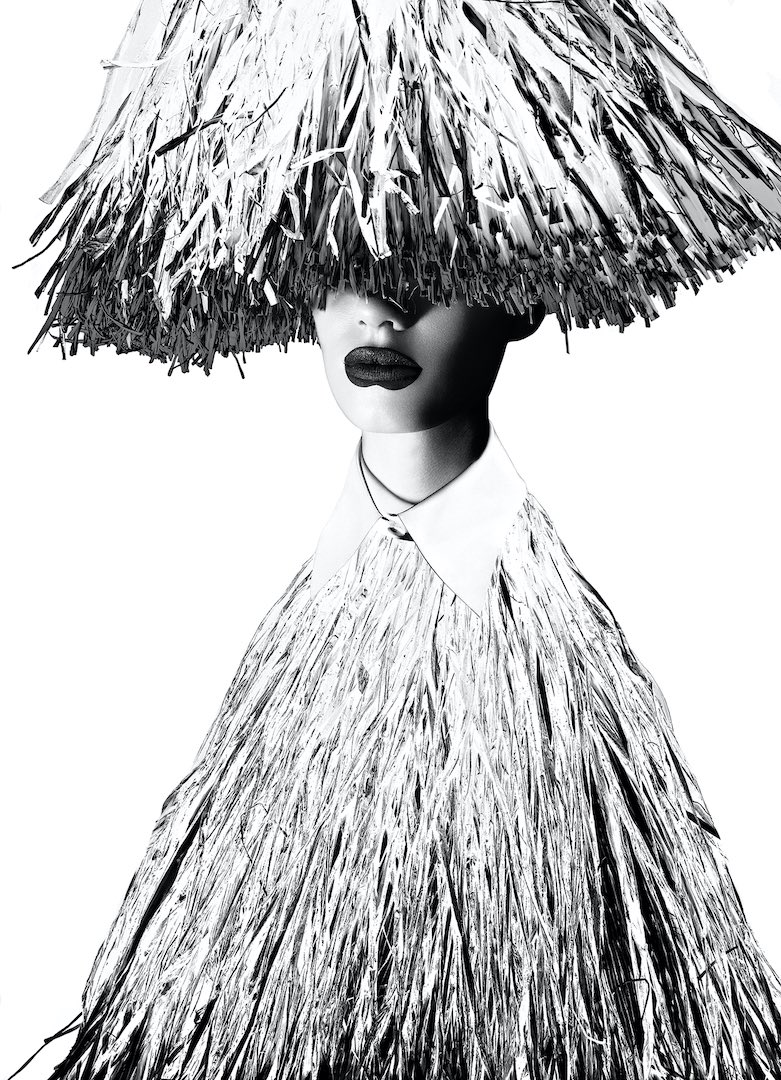 29arts's tweet photo. Holiday Mode On ✅

Image:
Copyright © RANKIN 
Antithesis, 2012
Archival Black &amp; White Lambda print
Edition of 5
Size 41 x 51 cm
Signed, titled, dated and numbered Studio Authenticity Sticker
Framed in linden wood (black), 51 x 61 cm, with museum glass
@rankinphoto #art #rankin https://t.co/4Oxr5hTDCA