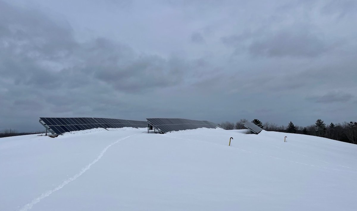 sundog_solar's tweet photo. Working hard all year long. https://t.co/w1HWBPxQ1e #SOLAR #maine https://t.co/tnAeMVh6Ar