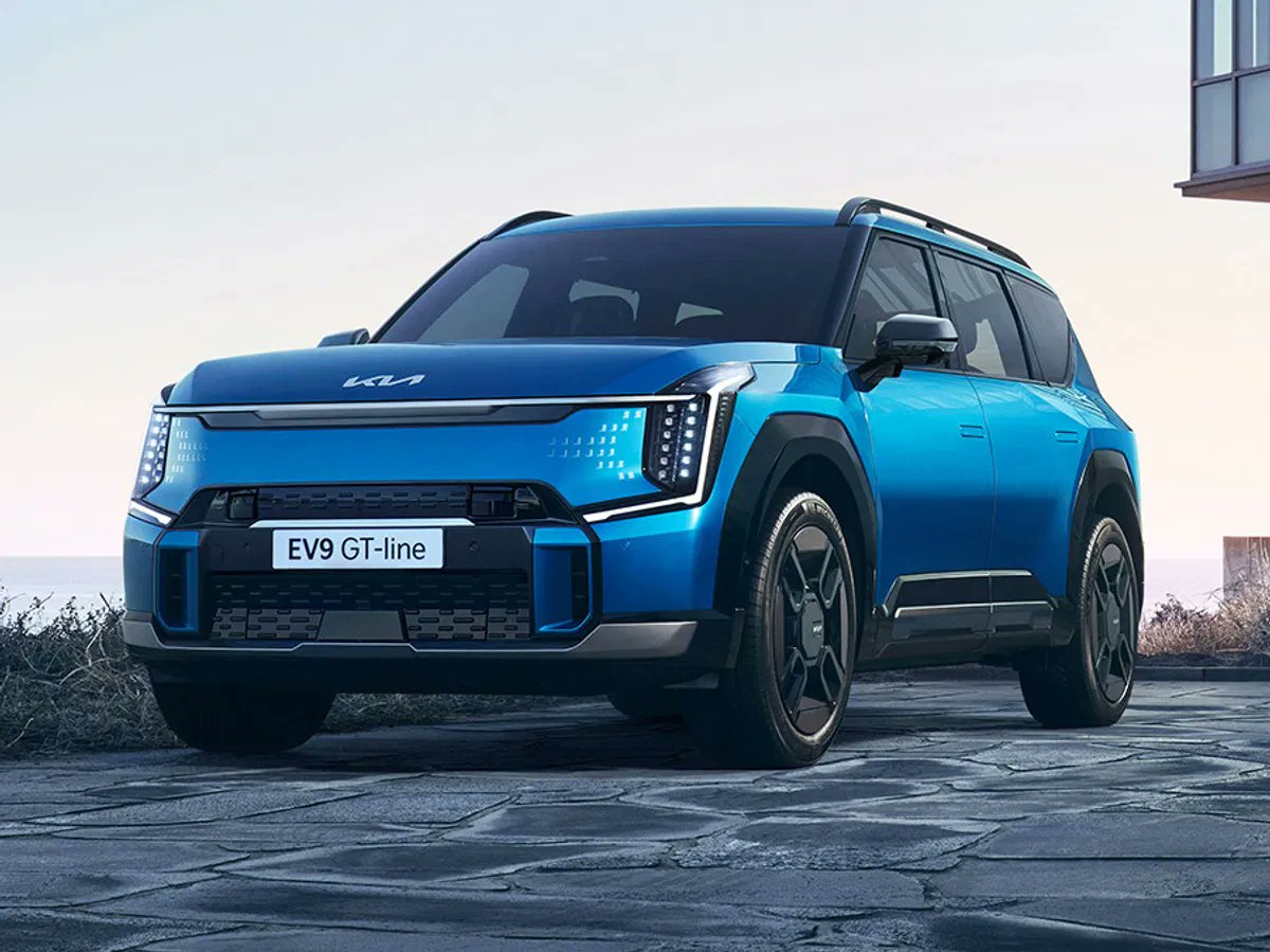 Motoroids_India's tweet photo. Upcoming New Electric Vehicle Launches in India! https://t.co/cJufoC5pEZ https://t.co/KOHUHcDUXF