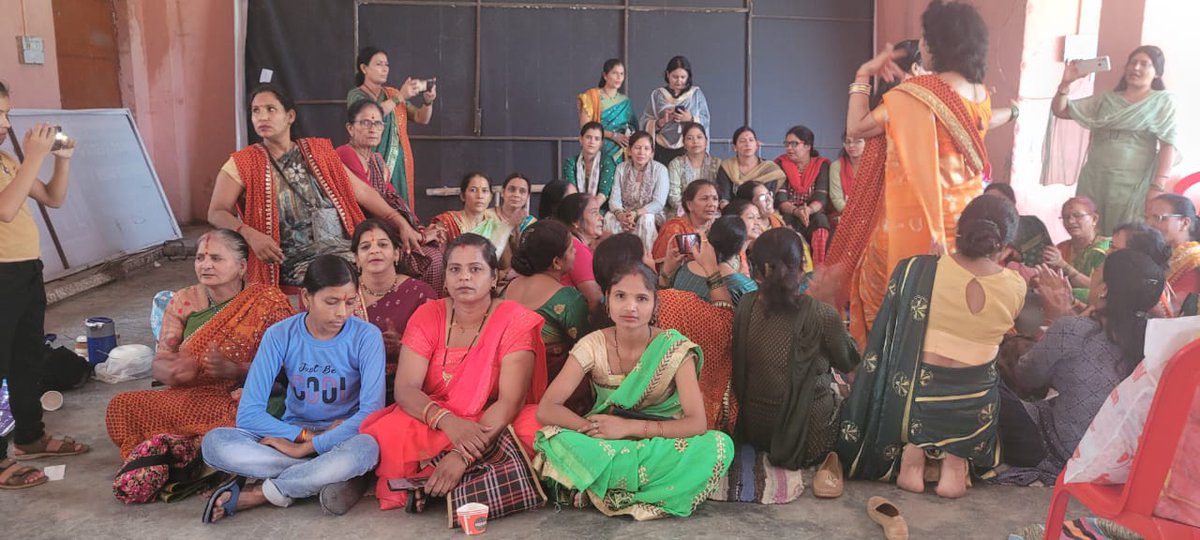 mahilamorchantl's tweet photo. #MM4millets.                 #myfavoritemillets
 नगर-निगम इंटर काॅलेज काठगोदाम में 29-7-23 #अलका जीना जिलाध्यक्ष की अध्यक्षता में #millets(मोटा अनाज)कार्यक्रम आयोजित किया गया। 
@BJP4India @BJPMahilaMorcha @TinaBentick @bjpmm4uk @mahendrabhatbjp @AshaNautiyal8 @alka_jeena https://t.co/zWS4JGbRIU