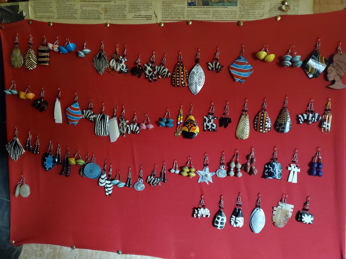 HappyGirlsprojt's tweet photo. A display of our newly locally made earrings.
Ranging from silver to cowbones and horns, paperbeads and many more.
#crafts
#endperiodpovert
#womenempoweringwomen
#sharinglove https://t.co/v10N91B3nJ