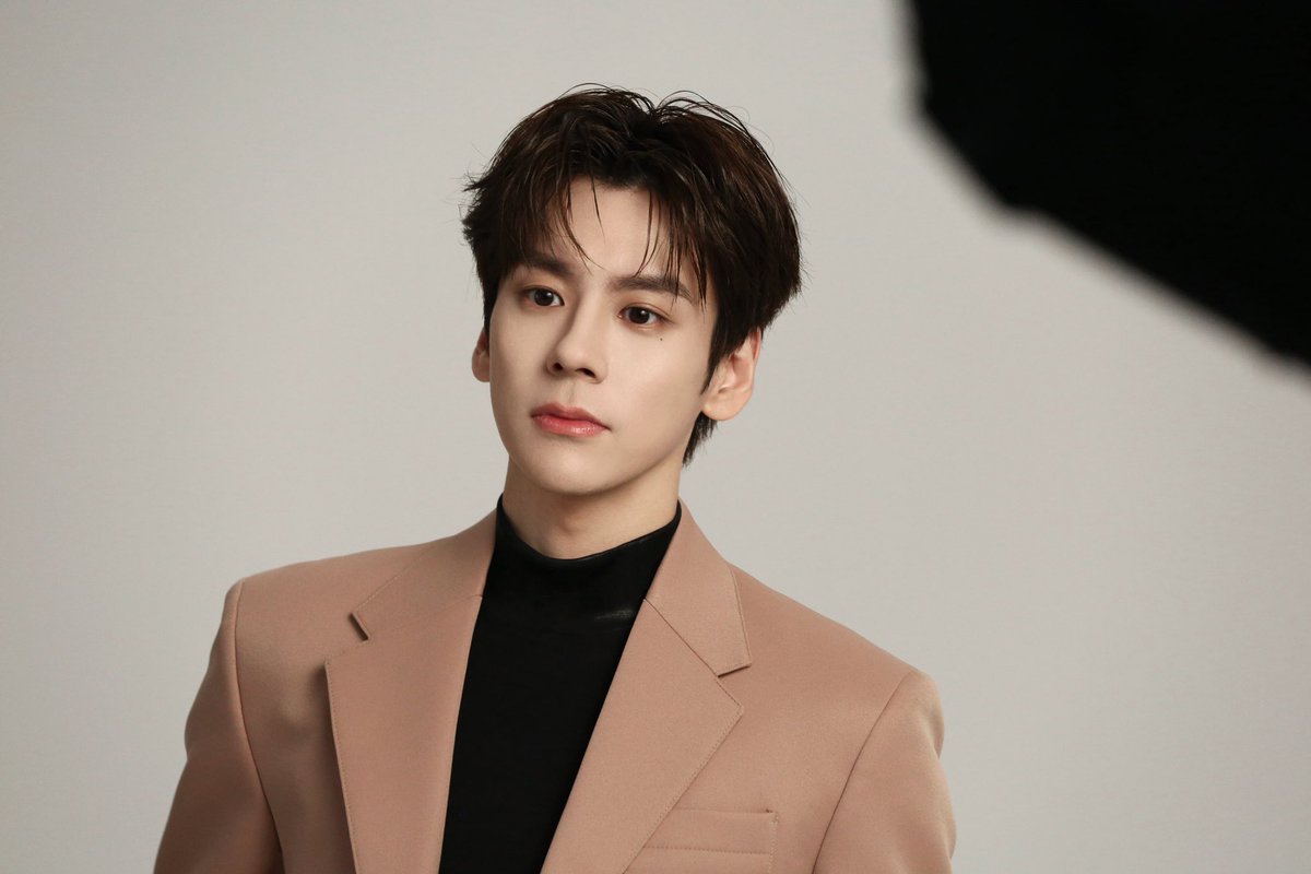 WzmOfficial_'s tweet photo. [📆] 

🛰️ 认真和七月告别
八月有树影间流动的光🍃
和一切未知的挑战与美好 

꒰ঌ┈┈┈┈┈┈┈┈┈┈┈┈┈ ໒꒱

#魏哲鸣 #魏哲鳴 #WeiZheming #위철�� #เว่ยเจ๋อหมิง #ウェイ・ジャーミン #MilesWe #今天weisday https://t.co/Oc8yy9MFaU
