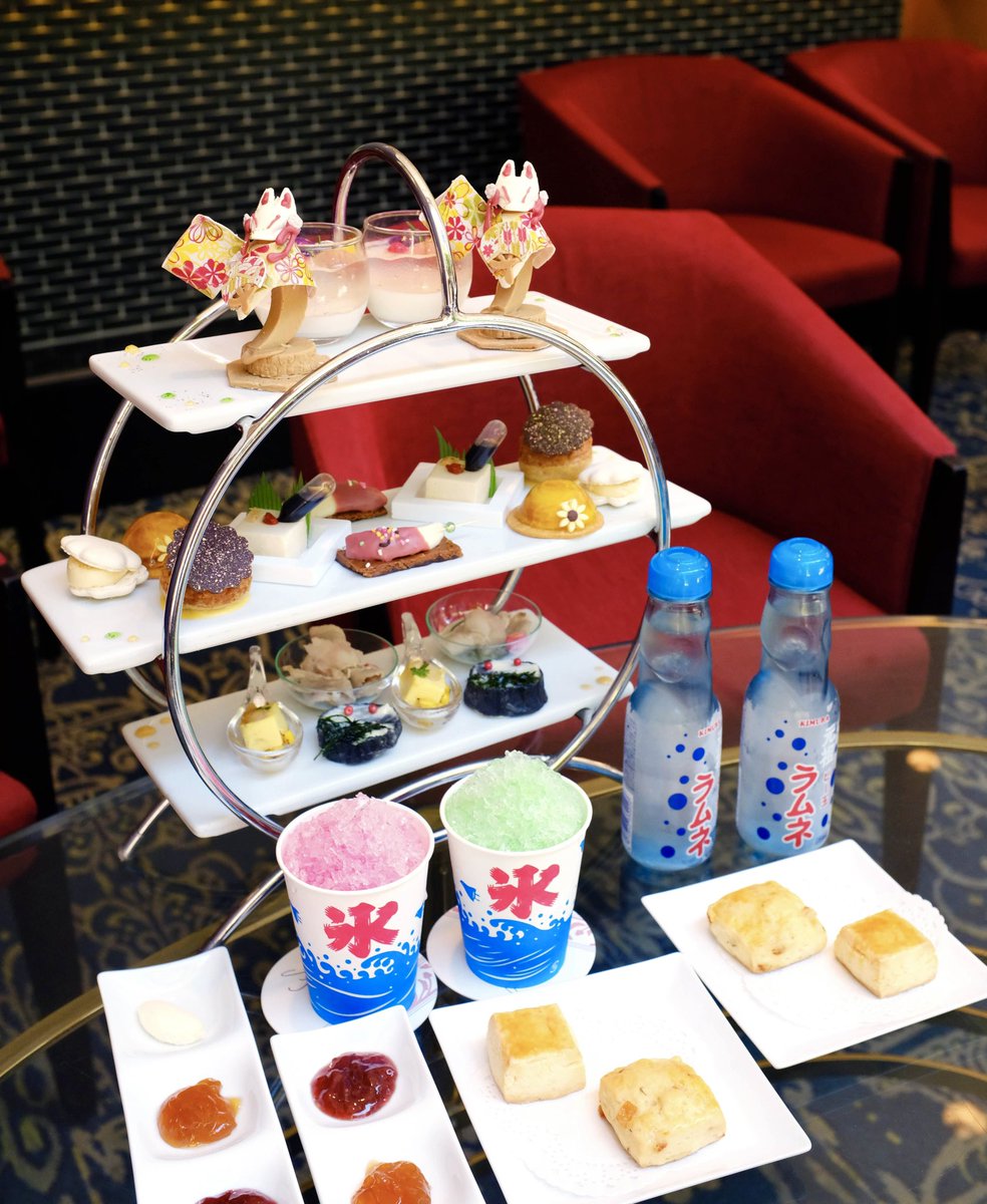 夏まつりアフタヌーンティー @ ROYAL PARK HOTEL水天宮
今年もやってきました、この季節。スーパーボール、チョコバナナ、麦わら帽子など、夏のモチーフが大集合です。浴衣を着ていくと10%OFF。期間：8月31日まで提供中。1人 6,325円 〜