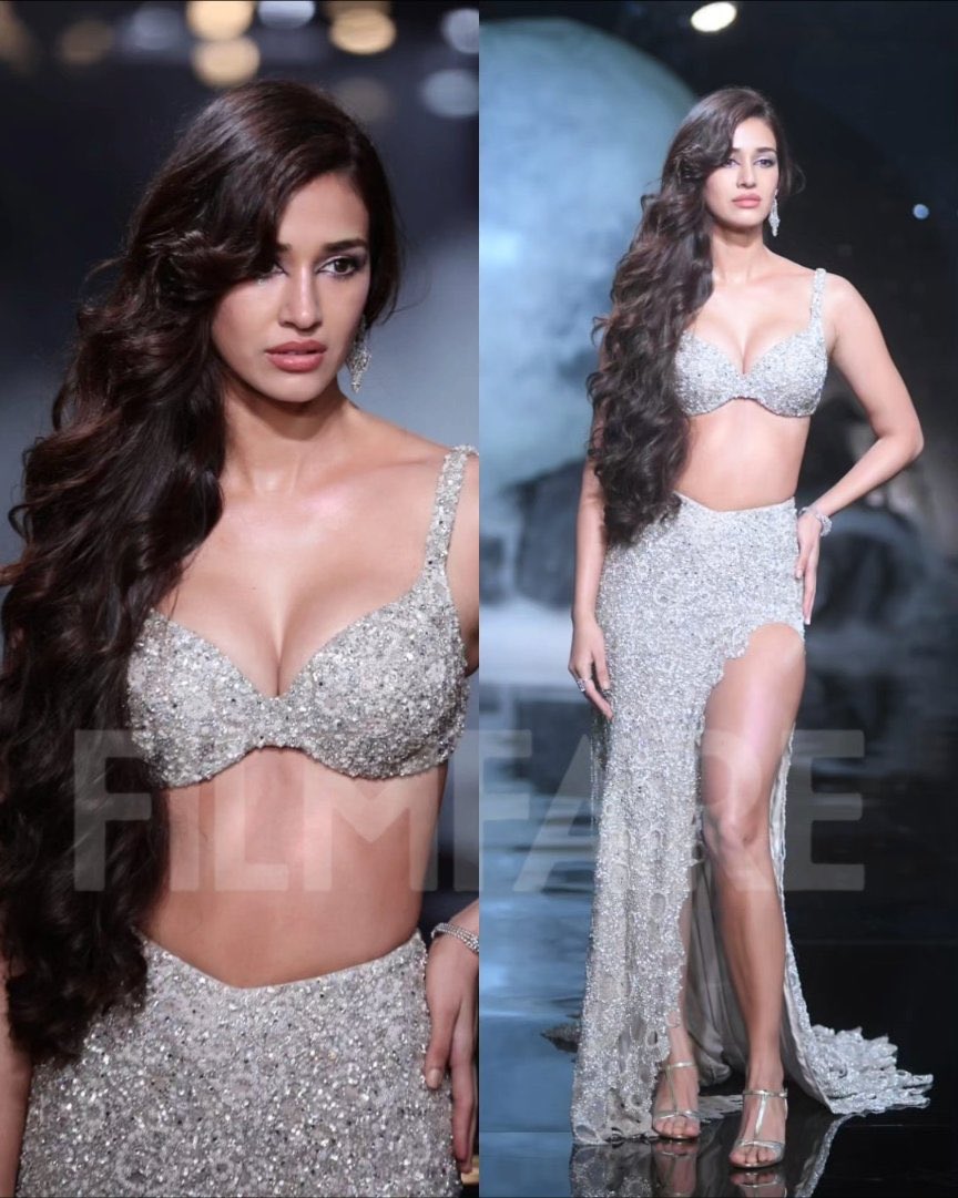 riddhhsss's tweet photo. If chand had a face 
@DishPatani #DishaPatani https://t.co/1ygesHru49