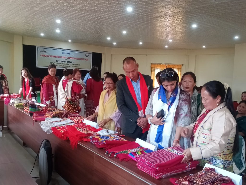 DC Bomdila chaired a productive coordination meeting today at the craft center, Bomdila bringing together SHGs, Cooperative societies and NGOs. #CommunityEmpowerment #Bomdila #CoordinationMeeting