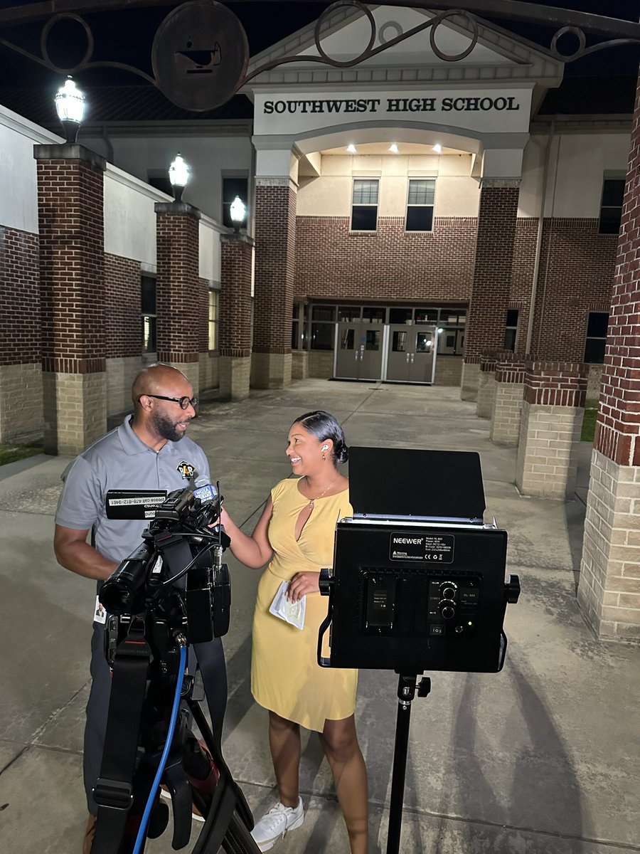 Good morning, <a href="/MaconBibbCounty/">Macon-Bibb County</a>!! Happy first day of school! Wake up with <a href="/EreinaReports/">EreinaPlunkett</a> on <a href="/WGXAnews/">WGXA</a>, let’s SHOW UP, and have a great day TOGETHER!! #Built4Bibb