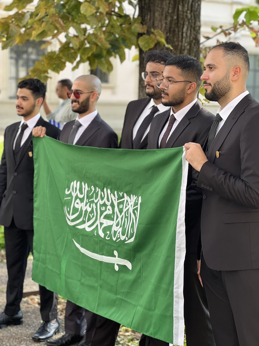 محمد بياري tweet media